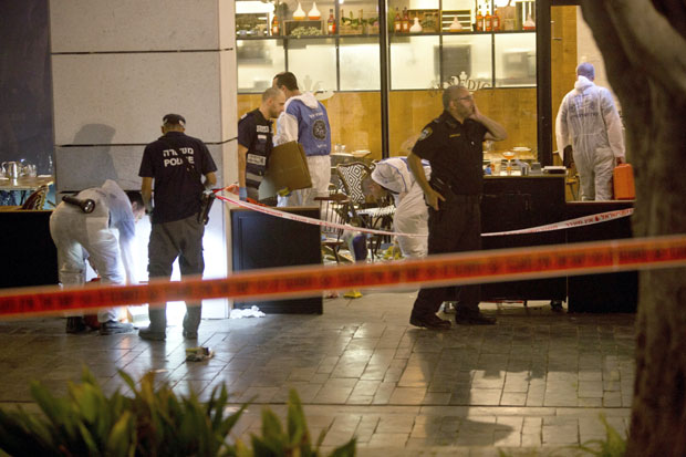 После напада у Тел Авиву блокирана Западна обала и појас Газе