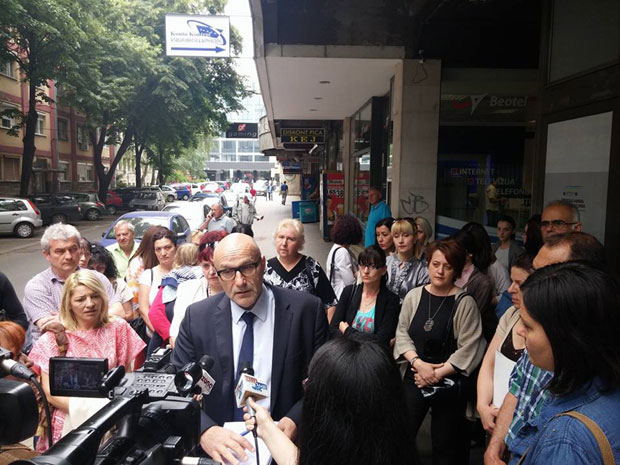 Неће наставника насилника