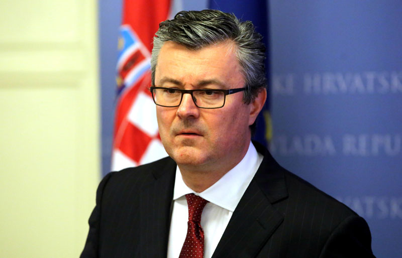 Премијер Хрватске Орешковић: Не прихватам да одем из Владе