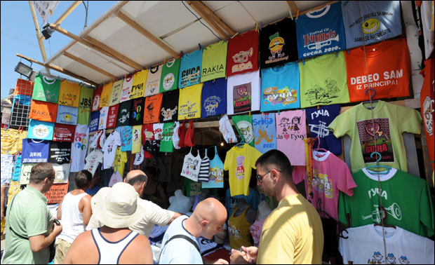 Гуча: Почела борба за шатре