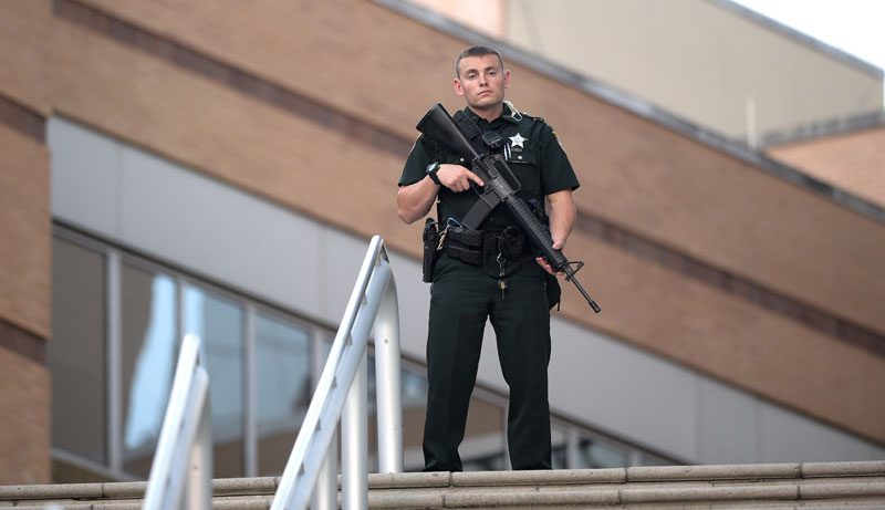 Човек с оружјем ухапшен на путу за геј параду у Лос Анђелесу