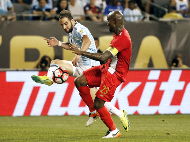 Игуаин још три године у Наполију