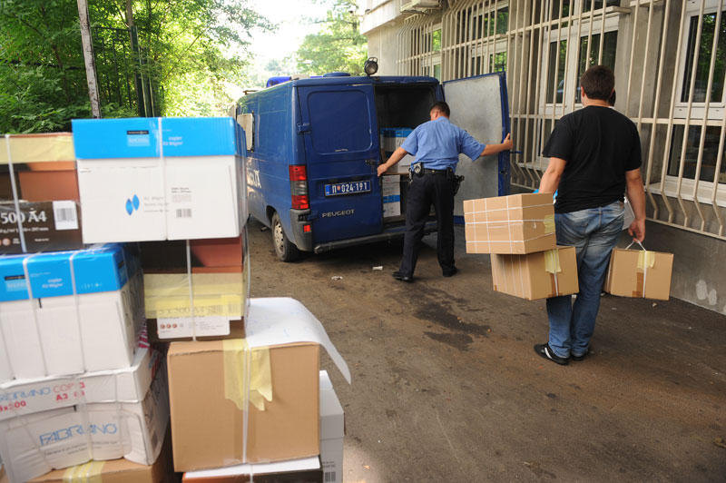 Под јаким мерама безбедности: Данас се дистрибуирају тестови за малу матуру