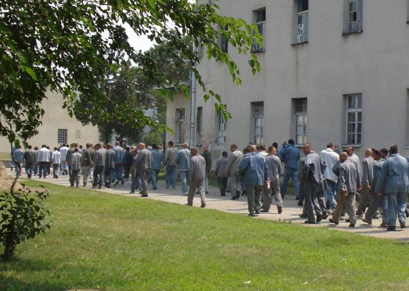 Пет месеци затвореник без терапије за ХИВ