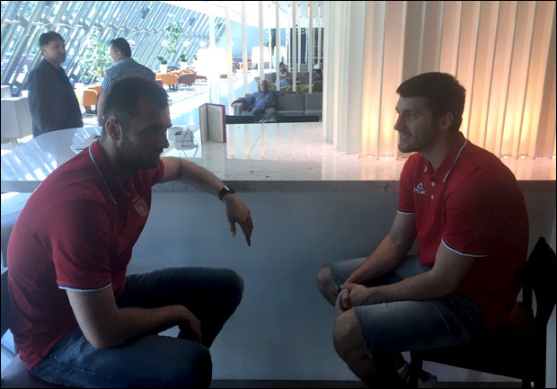 Мачван у кући поломио прст 