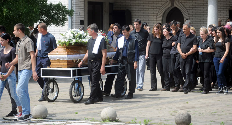 И небо је плакало за Гагом