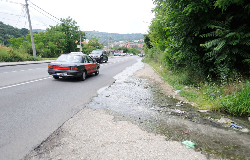 Миљаковац: Војска дужна да очисти фекалије