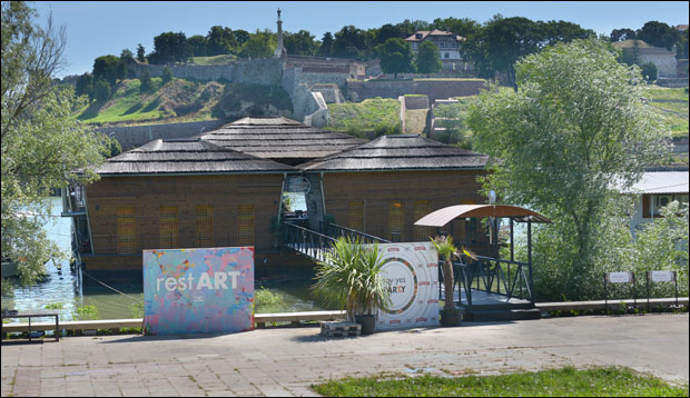 Рафали у репера и мајстора татуа
