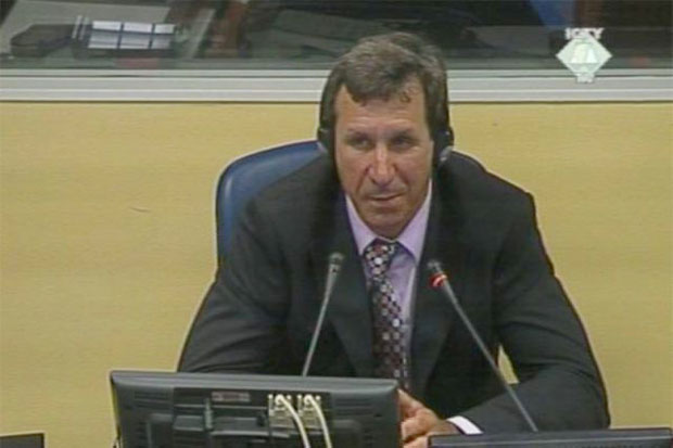 РУСКИ ПУКОВНИК ИЗНЕНАДА ОТИШАО СА ПРОЦЕСА МЛАДИЋУ: Напустио Хаг из револта?