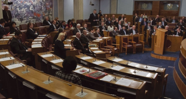 Резолуција прошла, али поделе остале