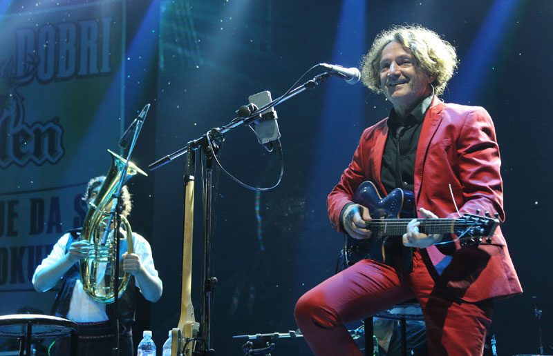 Бијело дугме пуни стадионе