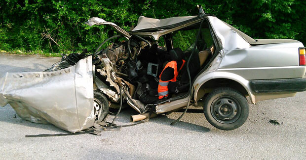 Мушкарац погинуо у судару аутобуса, камиона и два аутомобила