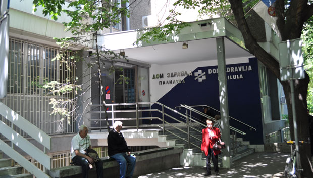 Нема ко да изда протезе