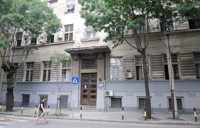 ПОЖАР У СТУДЕНТСКОМ ДОМУ: Пикавац запалио девојачку собу?