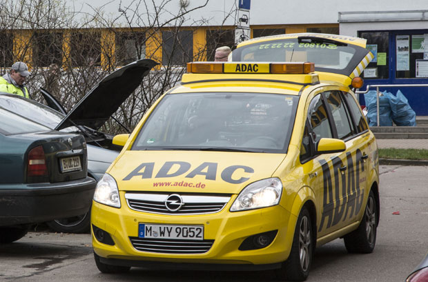 Гусари вребају на друмовима