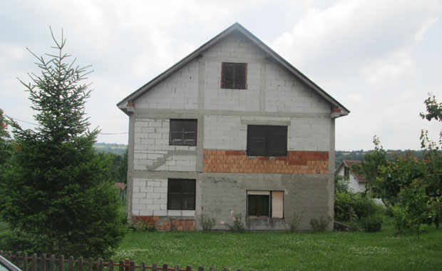 Убио оца због новца