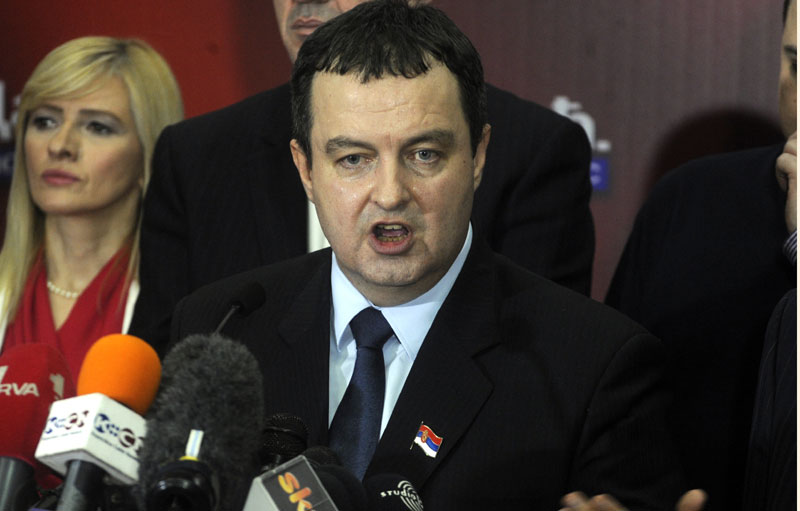 Дачић: Сукобе решавати у кући