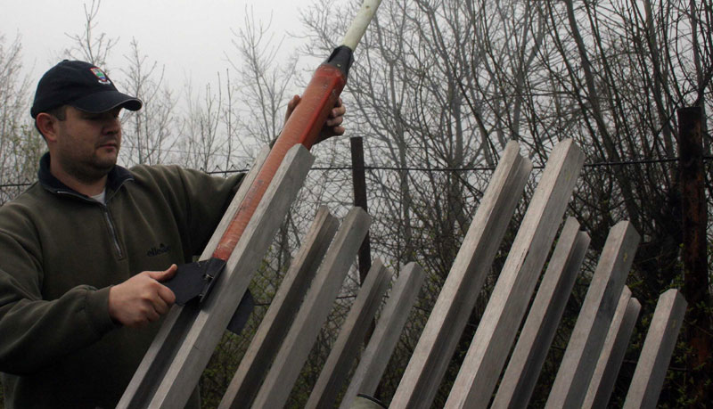 Полиција да пуца у облаке