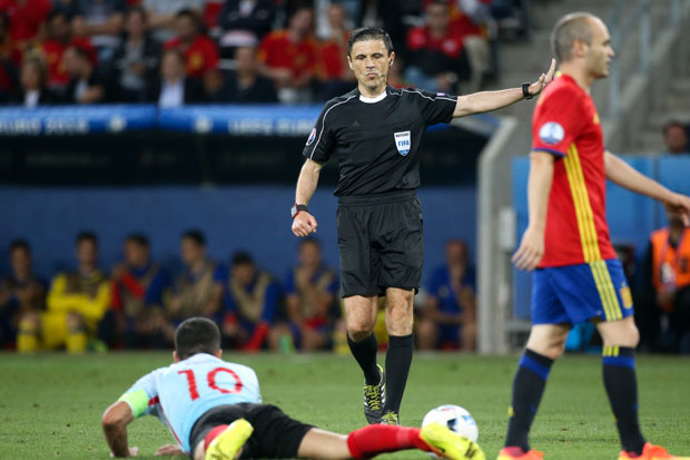 Колина верује српским судијама: Мажић са помоћницима у нокаут фази ЕП