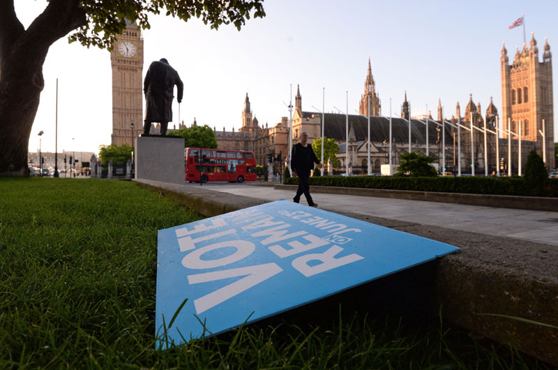 РЕАКЦИЈЕ ПОСЛЕ БРЕГЗИТА - Хиљаде грађана Лондона траже да град остане у ЕУ
