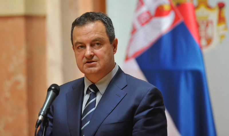 Шпијунка: Дачић у реду за микрофон