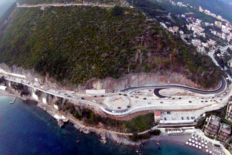 Преко Завале у четири траке