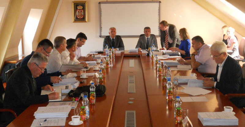 Стоп новинарима да прате рад већника