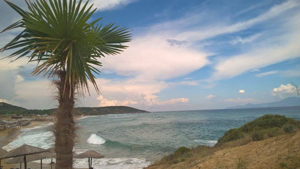 Кавала мами златним песком