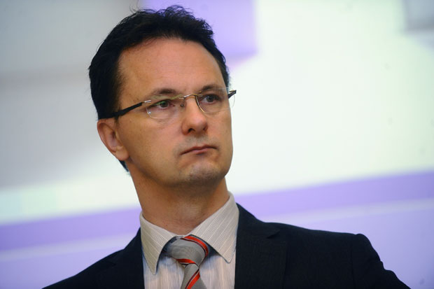 Вербић: Брига о образовању избеглих