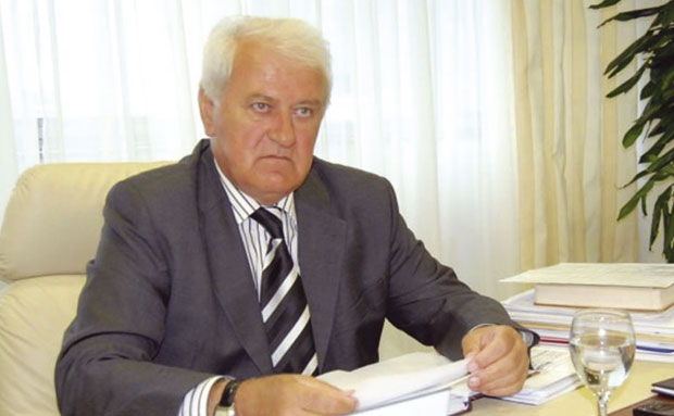 Запаљена Томићева шкода 