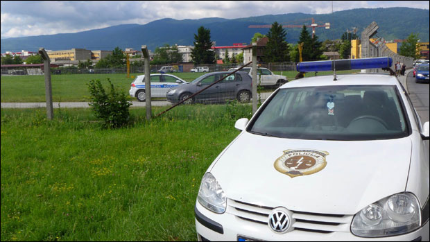 Полицајац убио пљачкаша