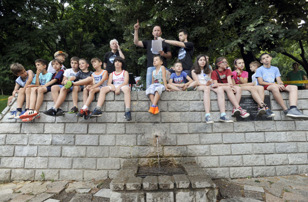 Житељи Миљаковца неће зграде на извору