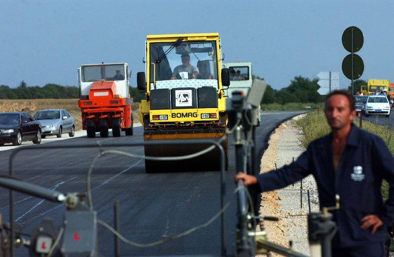 Из зајма Европе за нови асфалт