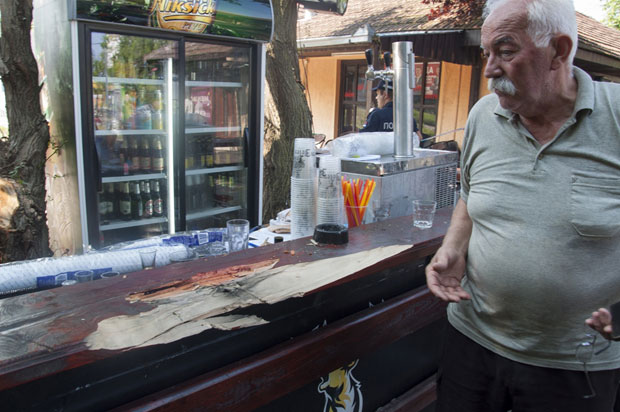 ВЛАСНИК КАФИЋА У КОМЕ СЕ ДОГОДИО МАСАКР: Гости су вриштали и трчали унезверено, крви је било на све стране! (ВИДЕО)
