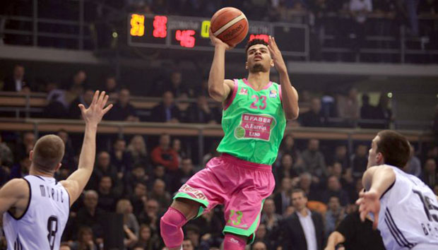 Луваву и званично у Филаделфији