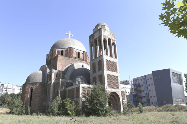 Приштина копа око храма Христа Спаса!