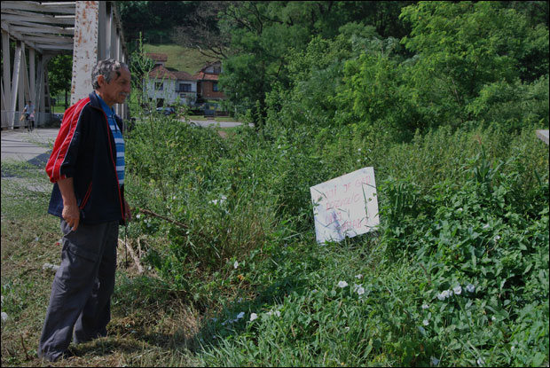 Фекалије пливају Ресавом, смрад и заразе плаше становништво!