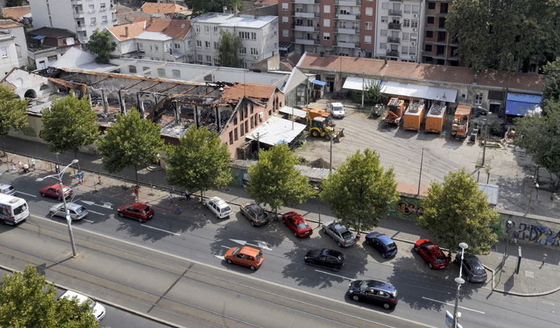 За тротоар - пола милиона