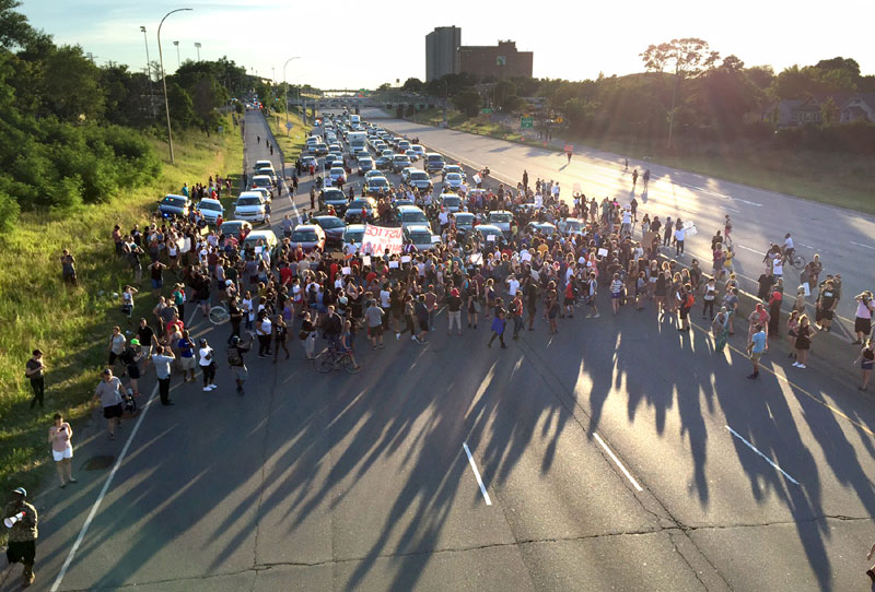 Током протеста у Минесоти и Луизијани ухапшено више од 200 људи