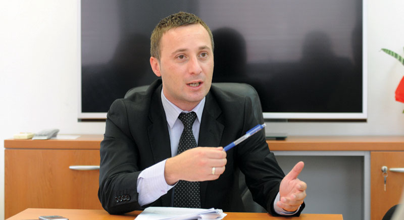 Судско насиље над истином