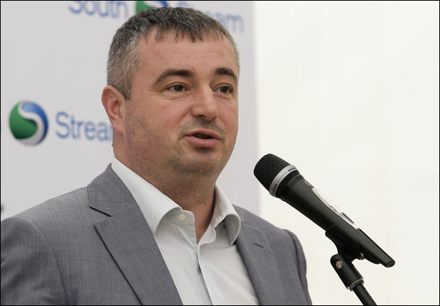 ШПИЈУНКА: Чува свој рачун