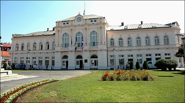 Пресудом до фотеља