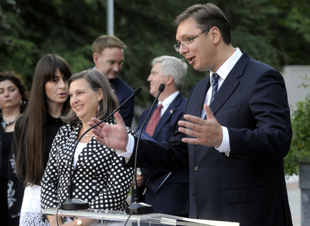 Не тражимо да бирате: Америка или Русија
