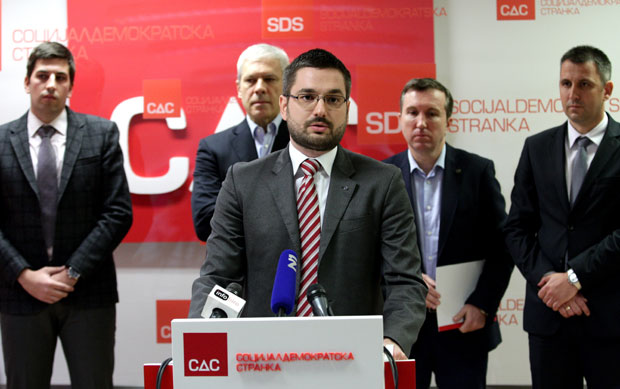 Сенић и цео одбор прешли у СНС