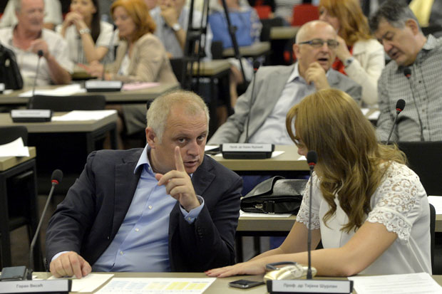 ШПИЈУНКА: Залеђени Врачар