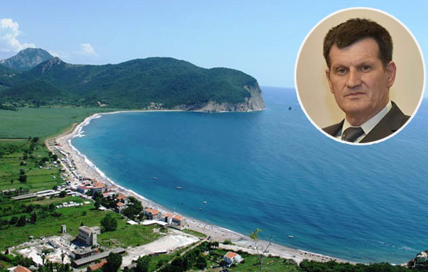 Ко мути воду златне обале?