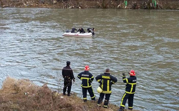 СКОЧИО У ВОДУ И НИЈЕ ИСПЛИВАО: Нађен осми утопљеник у РС
