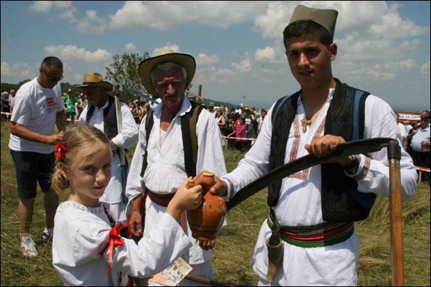 Косидба на Рајцу: Мегдан за златну косу