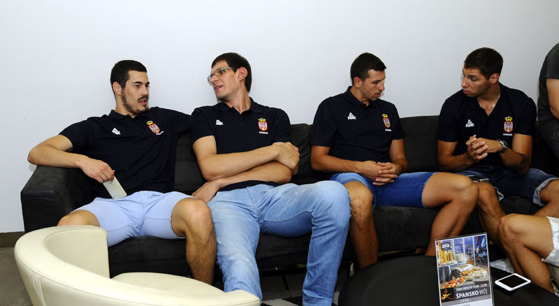 САОПШТЕЊЕ ЂОРЂЕВИЋА: Марјановић је само мој избор.  У репрезентацију се улази преко терена, а не преко менаџера и медија