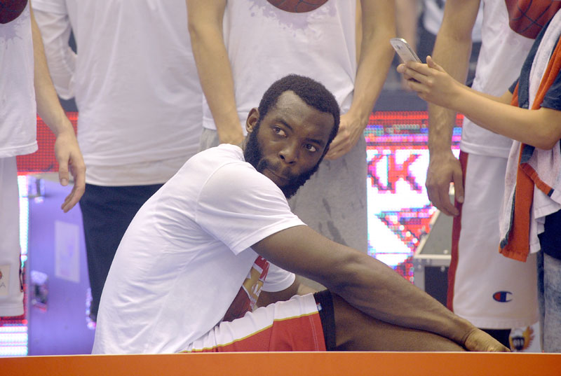 Џенкинс се враћа у Звезду